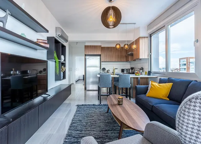 Sunflower 1-bedroom In Апартаменти Ларнака