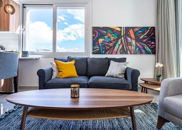 Sunflower 1-bedroom In Ларнака